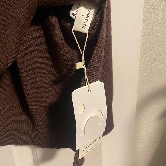 Commense Brown Turtleneck Sweater - Picture 4 of 8